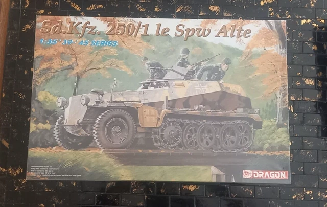 Das Werk 16018 Sd.Kfz. 250/1 Ausf. A 1/16 Model Kit - A-Z Toy Hobby