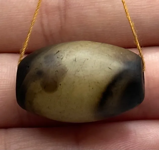Stunning ancient Indo Tibetan Himalayan rare agate old bead