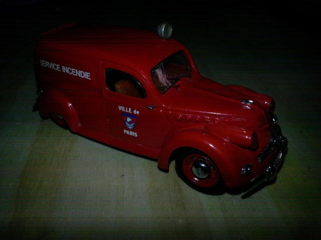 CJM Kit monté Métal 1/43 - Panhard Dyna X Berline Rouge 1953