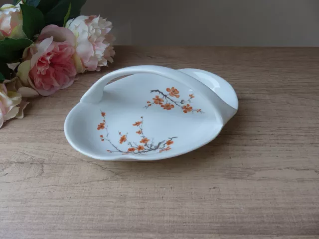 Vide Poche Forme Panier Fleuri en Porcelaine de Limoges décoré à la main vintage