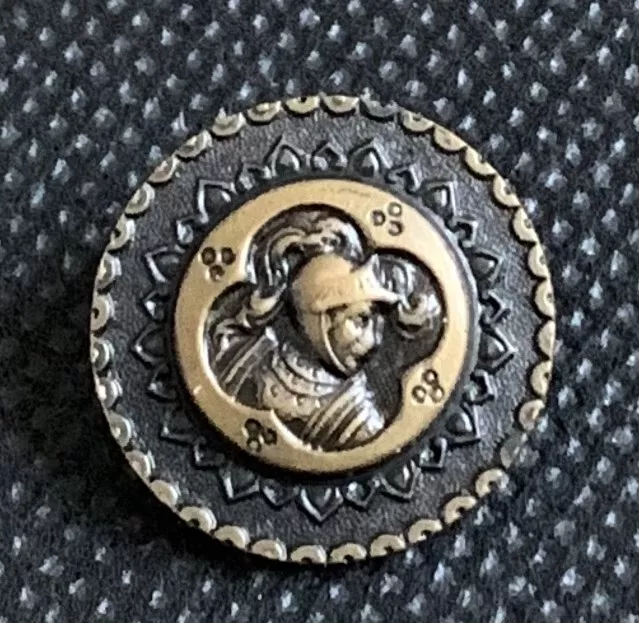 Bouton ancien – Chevalier – Métal cuivré – 18 mm