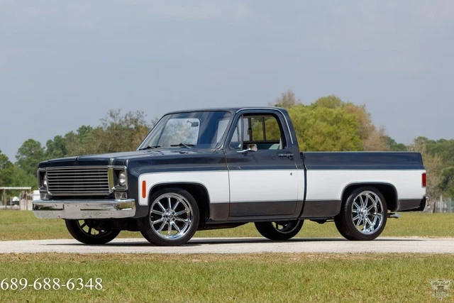 1977 Chevrolet C-10 Shortbed / 5.0L 305 V8 / 4-SPD