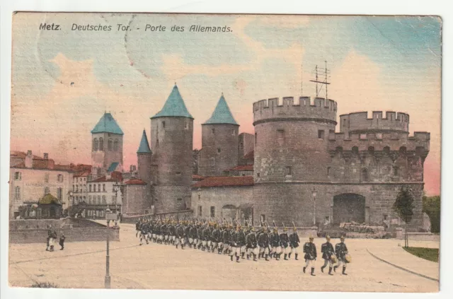 METZ - Moselle - CPA 57 - Militaire - Carte couleur défilé porte des Allemands