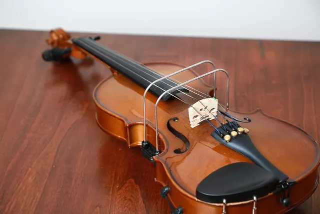 Original Bow-Right for 1/4-1/2 Violin (Medium)- Teaches Proper Holding Technique