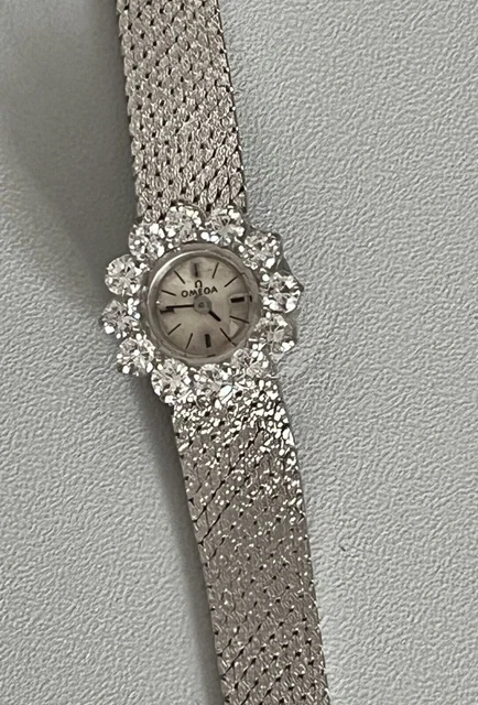 Montre Dame Or Blanc Et Diamants - Mécanique à Remontage - Poids 10.30g - Occasion