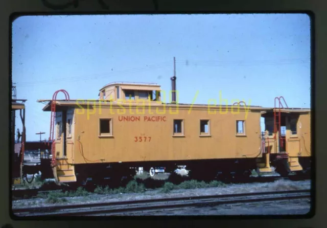 UP Union Pacific CA-1 Caboose #3577 - Duplicate 35mm Railroad Slide