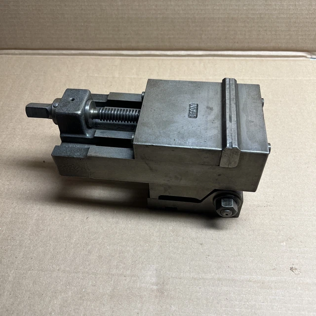 Brown Sharpe No 1 Degree Milling Vise 4 " Brown Sharpe No 1 Degree Milling Vise 4 "
