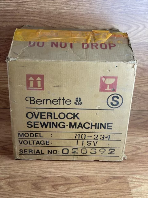 Bernina BERNETTE Model 234 Overlock Serger Sewing Machine 4 Thread with Manuals