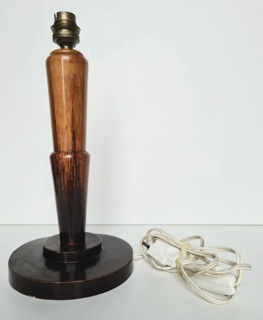 Ancien pied de lampe vintage en bois vernis style années 50 hauteur : 29 cm.