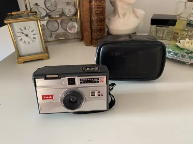 Voiture Photographique À Pellicule Kodak Instamatic Camera 50 Ans '60 Avec Étui