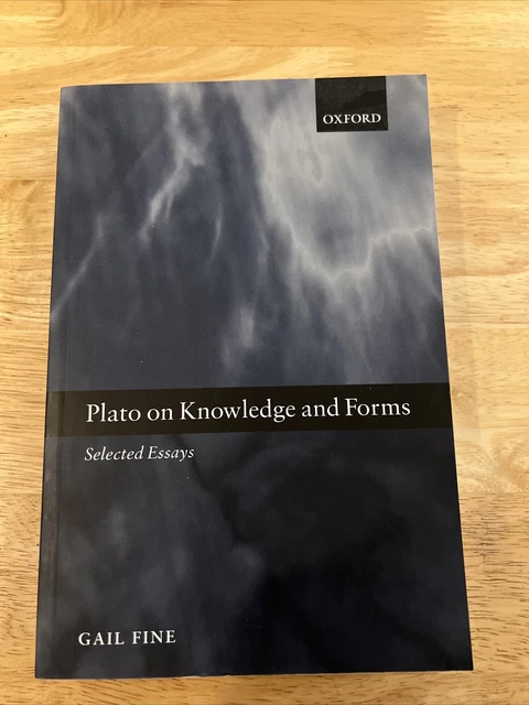 Plato on Knowledge and Forms: Selected Essays by Gail Fine (English) Paperback