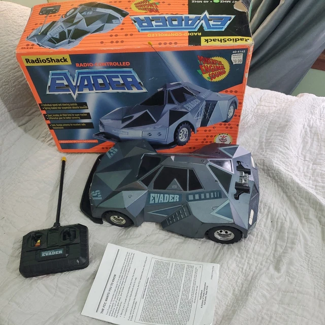 VINTAGE 1997 RADIO Shack Radio Controlled EVADER Car new Batts working