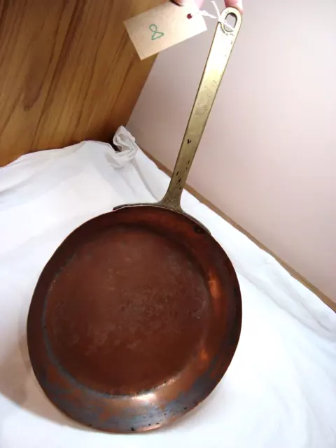 VINTAGE MID SIZE COPPER FRYING PAN w BRASS/BRONZE HANDLE  diam 23 cm