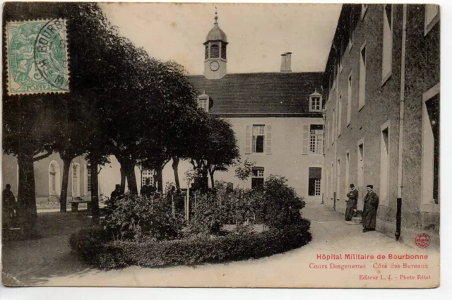 BOURBONNE LES BAINS - CPA 52 - Hopital Militaire - cour, coté des bureaux