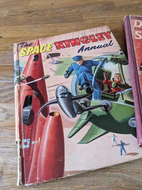 3 x DAN DARE BOOKS - SPACEBOOK - ANNUAL 1979 - SPACE KINGLEY ANNUAL 1953 2