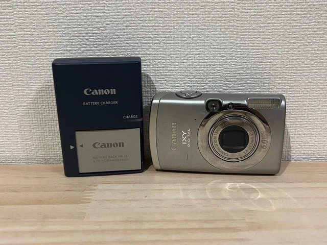 CANON IXY DIGITAL 800 IS Silver 6MP Camera 4x Zoom Box Charger