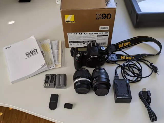 Nikon D90 Digital Kamera mit 2 Objektiven, wenig Auslösungen