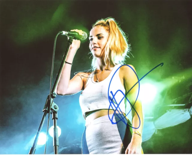 Hannah Reid "London Grammar" AUTOGRAPH Signed 8x10 Photo B ACOA