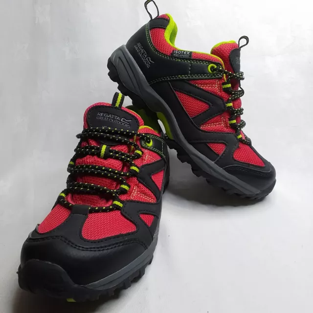 Regatta Gatlin Low Kids Walking Shoes Red/Black Size UK13