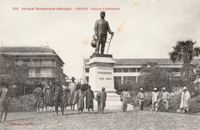 Carte Postale / Senegal / Dakar Statue Faldherbe