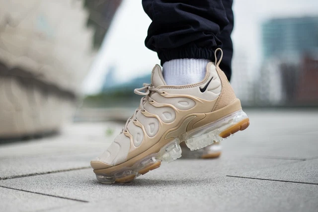 BASKETS AIR Vapormax Plus Tn "Desert String" (At5681 200) Uk Eu 44,5 EUR 199,33 - PicClick