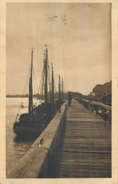 80 CAYEUX SUR MER le port du hourdel