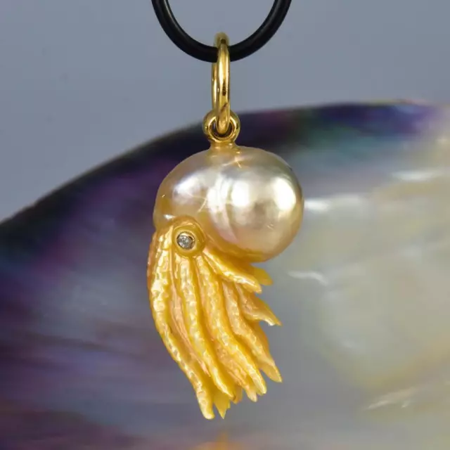 Nautilus Pendant South Sea Pearl Carved Mother-of-Pearl Sterling Diamond 8.04 g 2