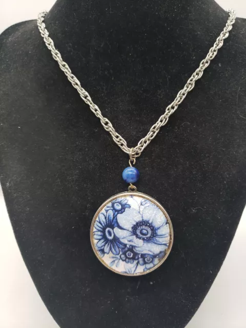 Vintage Silver Tone Locket Blue Enamel flower Locket Pendant Necklace 24" Vintage Silver Tone Locket Blue Enamel flower Locket Pendant Necklace 24"