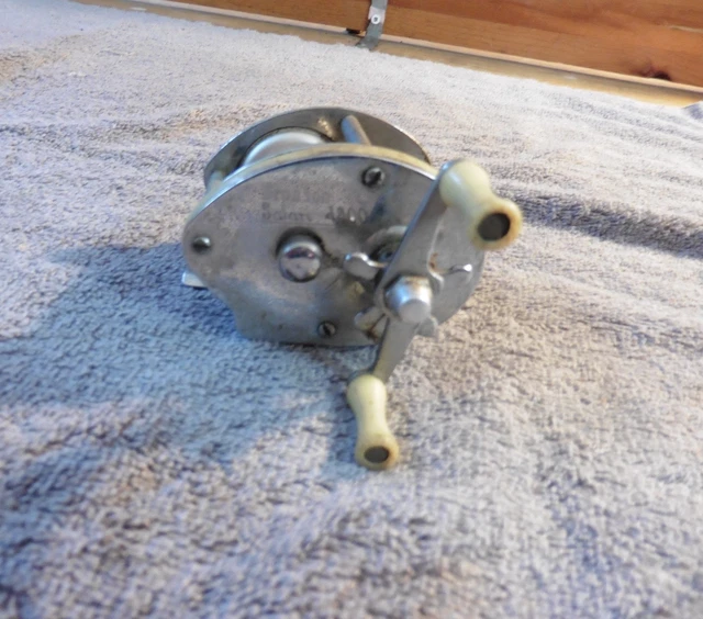 BRONSON SAFARI 4800 Lashless Casting Reel Ivory Bakelite