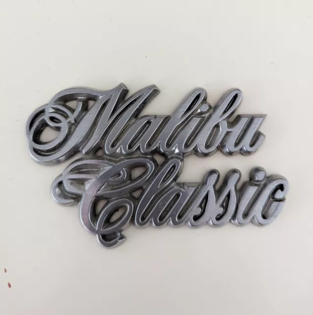 MALIBU CLASSIC Emblem 1976/77 Front Grill Auto Chevy Chevrolet Vintage Metall