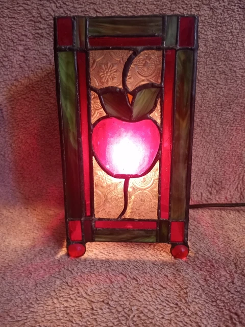 Tiffany Style Stained Glass With Apple Design on Front of Light