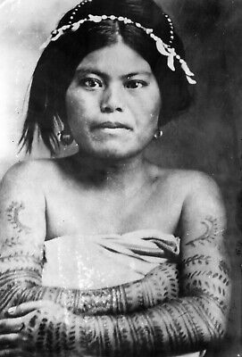 Fotografía de tatuaje vintage rara A1 filipina de dama siglo XIX