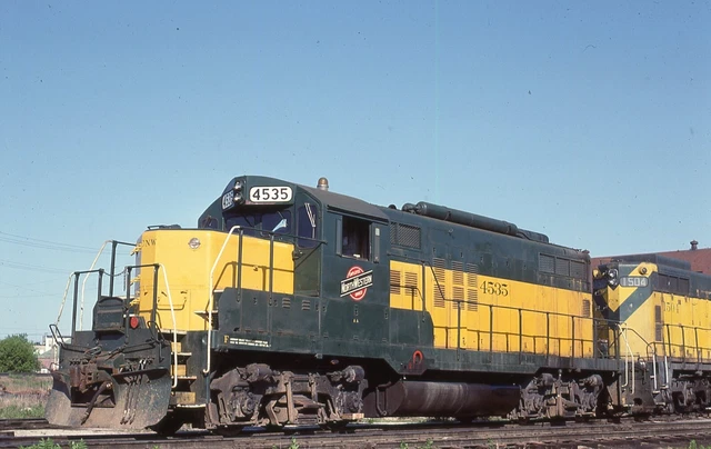 C&NW GP9R - Number - 4535 w/Another - ORIG - KR - rals697