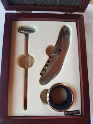 Set da ENOTECA della BRANDANI termometro salvagoccia e cavatappi in acciaio cof 
