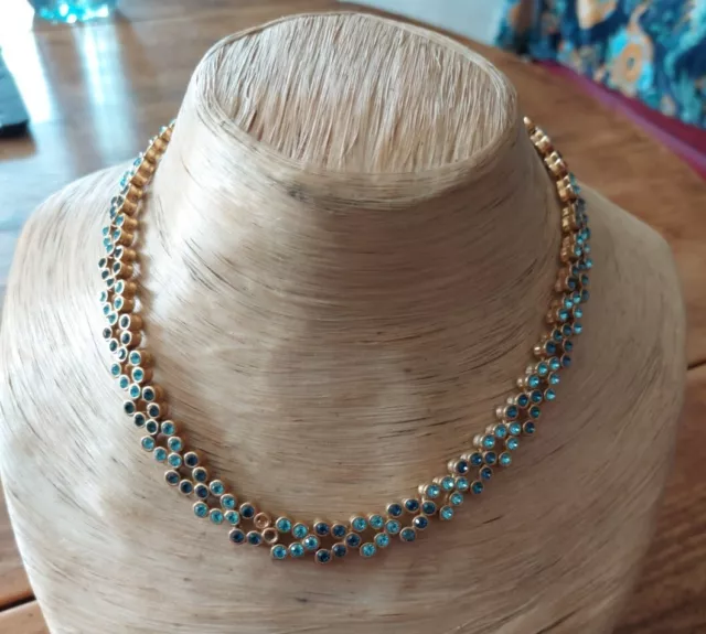 Collier vintage style couture doré Strass Bleus années 1980 / 90 Mi-long