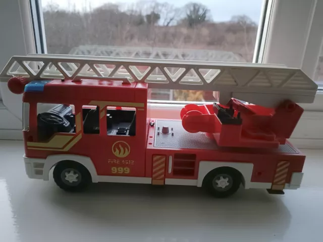 PLAYMOBIL FIRE ENGINE 4512 Used In Good Condition Working Lights