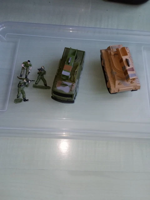 Lot URSS De 4 Véhicules Militaires : 2 Tanks + 2 Lance-missiles – Échelle 1/60 – Métal – RARE CCCP