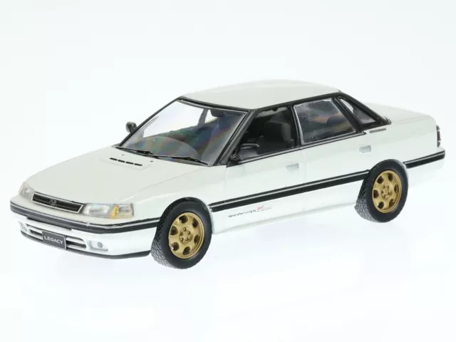 Subaru Legacy 2.0 Turbo RS Typ RA 1989 weiss Modellauto IXO1:43