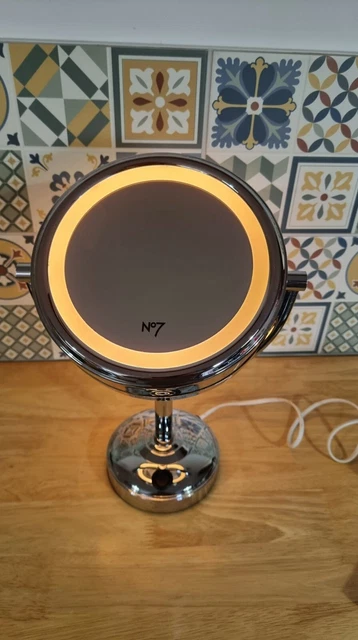 Boots No7 Illuminated Makeup Mirror