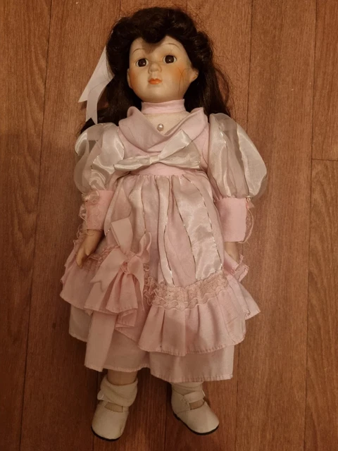 Poupée De Porcelaine Indienne - Tenue Traditionnelle - Neuve