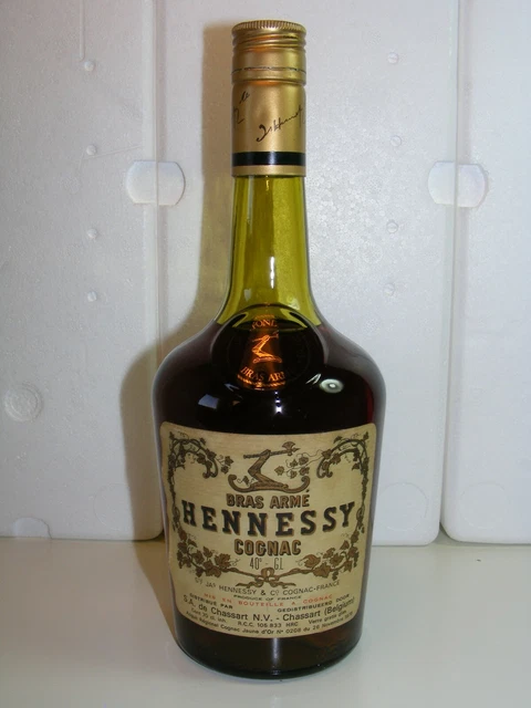 VINTAGE OLD COGNAC HENNESSY BRAS ARMÉ (70cl - 40%vol)