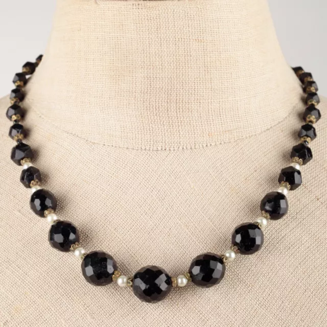 Alte Kette Halskette 45 cm Glasperlen Glas schwarz Trauerschmuck Vintage Schmuck Alte Kette Halskette 45 cm Glasperlen Glas schwarz Trauerschmuck Vintage Schmuck