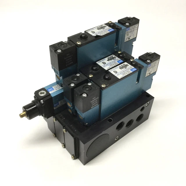 Manifold of 3x MAC 92B Series Solenoid Pilot Valves 5-Port 120VAC, 3/8" NPT