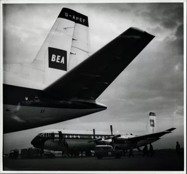 Bea British European Airways Vickers Vanguard G-Apef G-Apep Large Vintage Photo