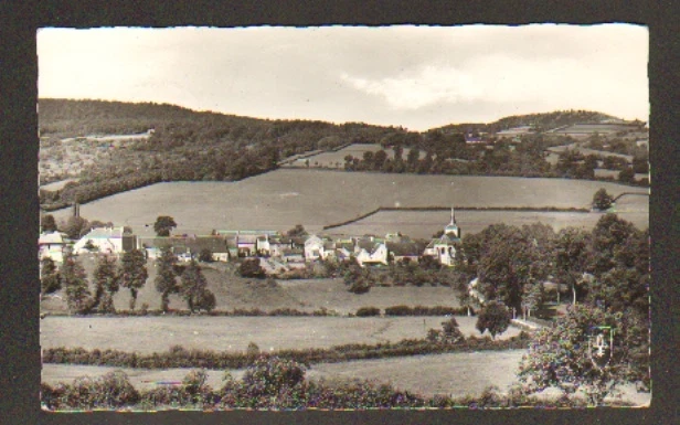 BAZOCHES-du-MORVAN (58) VILLAS & EGLISE en 1966