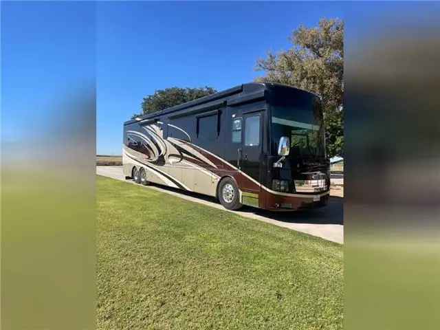 Newmar Mountain Aire 4553 BLACK/BEIGE with 9,400 Miles, for sale!