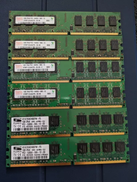 Lot de 8 barrettes mémoire  1Gb DDR2 et 2 Barrettes 2Gb 667MHz   Fonctionnels