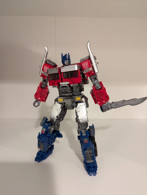 HASBRO Transformers Optimus Prime F3939 - Modalità Bestia Leone 25cm - Luci E Suoni - Da 6 Anni - 3