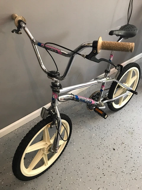 1987 gt performer bmx bike chrome vintage original parts. Excellent condition 2