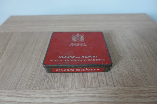vintage women's cigarette case Vintage Smoking Woman C7 Cigarette Case w/Built in Lighter Metal Wallet